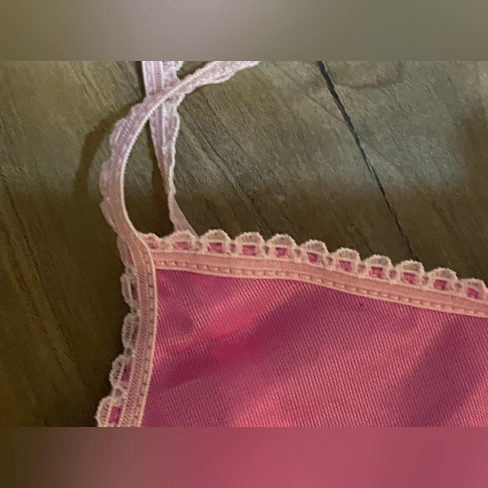 Vintage 2 piece Lingerie Set with Matching Thongs - Picture 8 of 9
